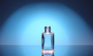 GARRAFA VIDRO 30ML R-18-415 QUADRADO LISO REF104